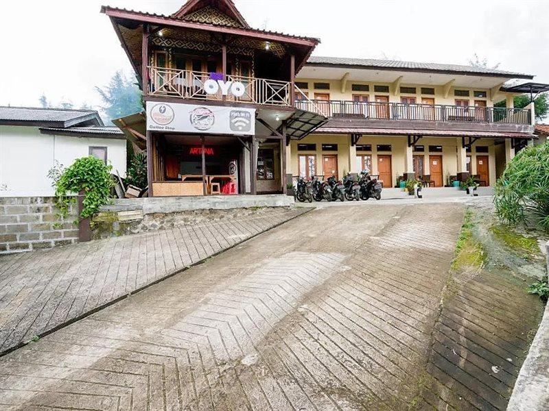 Super Oyo 2961 Artana Bed & Breakfast Palayangan Exterior photo